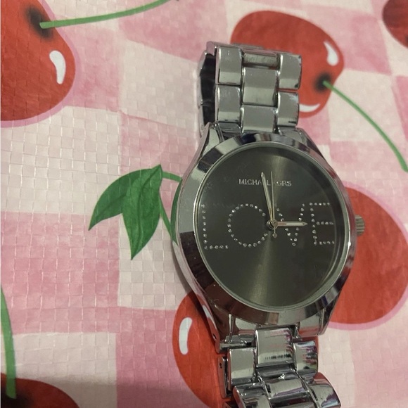 Michael Kors Silver LOVE Dial Watch - Picture 1 of 2
